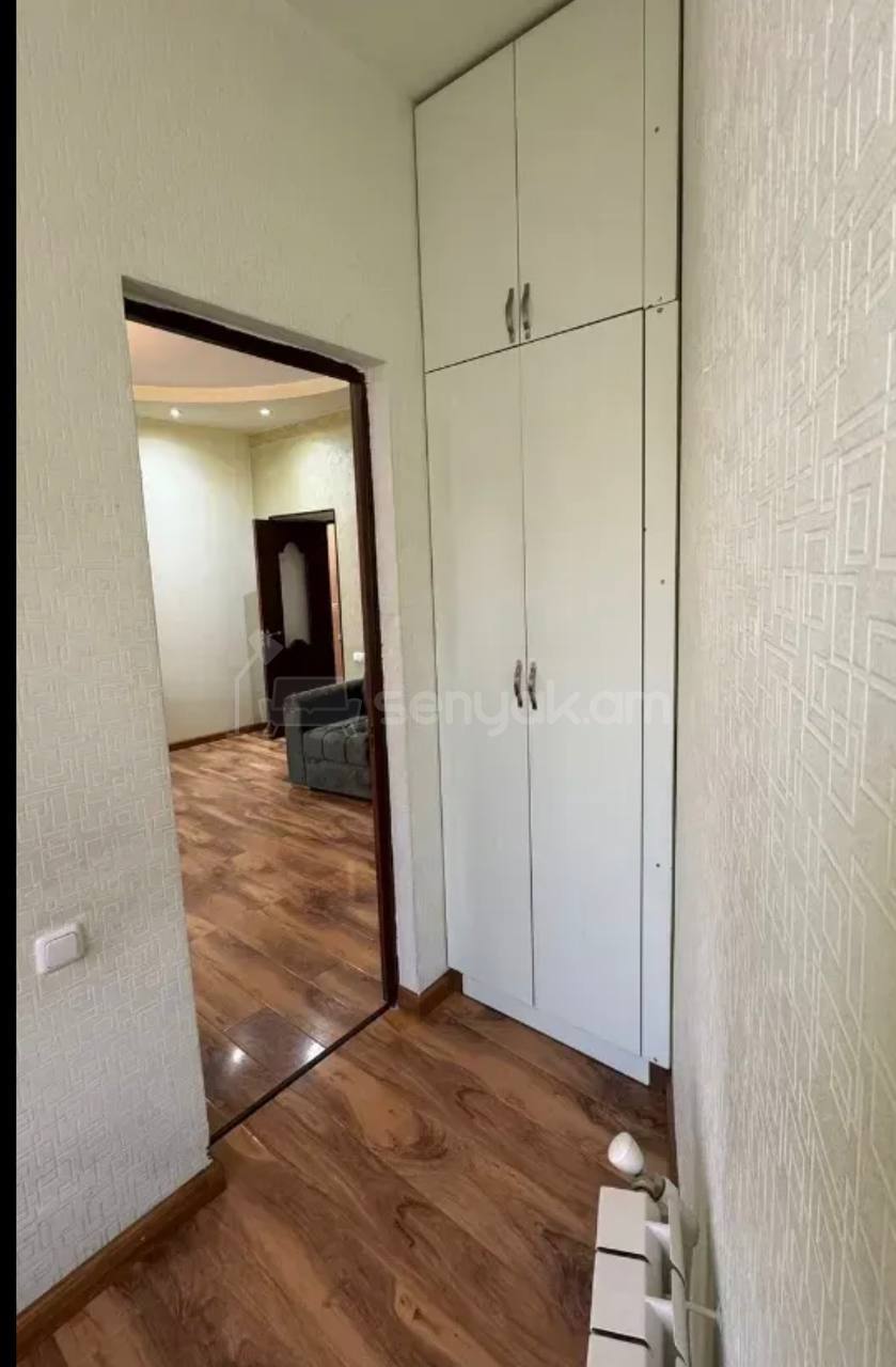 3 Սենյականոց Բնակարան Քարե Շենքում, 61քմ, 3/5 հարկ, Կապիտալ Վերանորոգված, Կահավորված, Արևկող