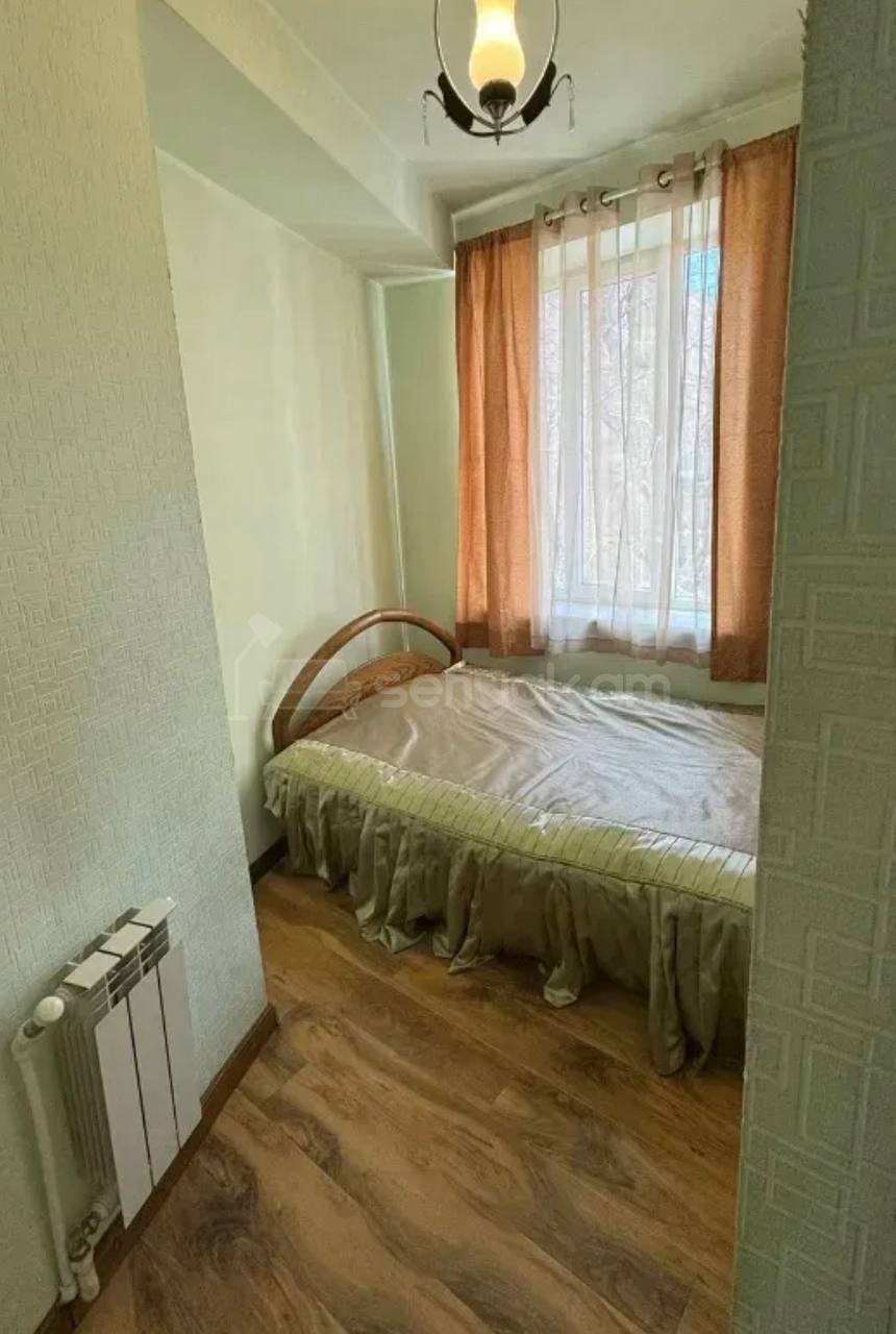 3 Սենյականոց Բնակարան Քարե Շենքում, 61քմ, 3/5 հարկ, Կապիտալ Վերանորոգված, Կահավորված, Արևկող