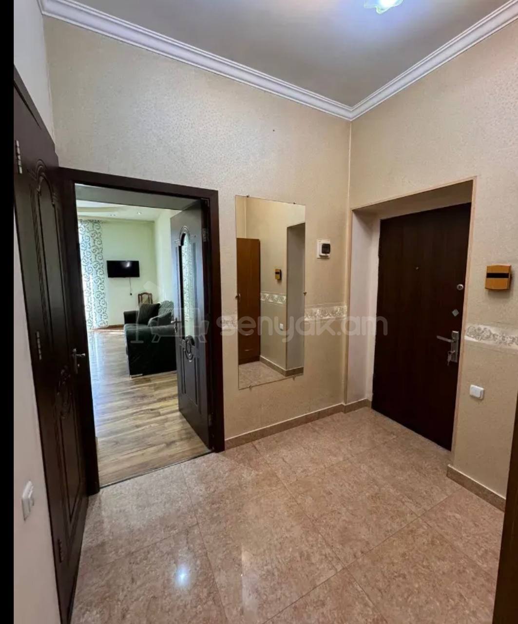 3 Սենյականոց Բնակարան Քարե Շենքում, 61քմ, 3/5 հարկ, Կապիտալ Վերանորոգված, Կահավորված, Արևկող