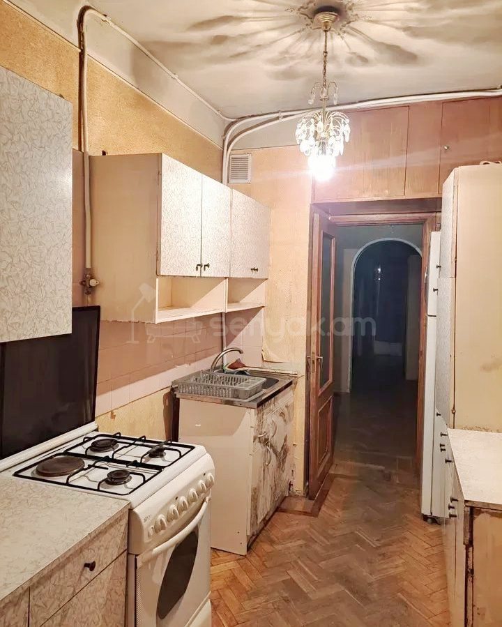 3 Սենյականոց Բնակարան, 73քմ, 9/16 հարկ, Նորմալ Վիճակում