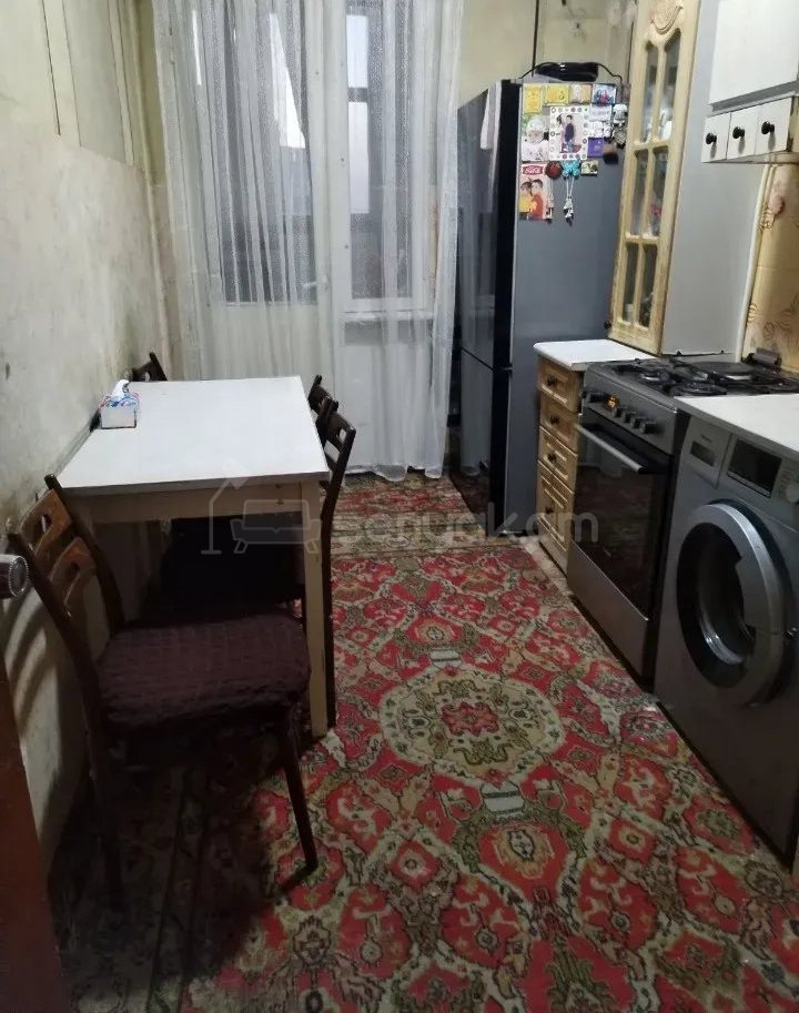 3 Սենյականոց Բնակարան, 100քմ, 9/9 հարկ, Նորմալ Վիճակում