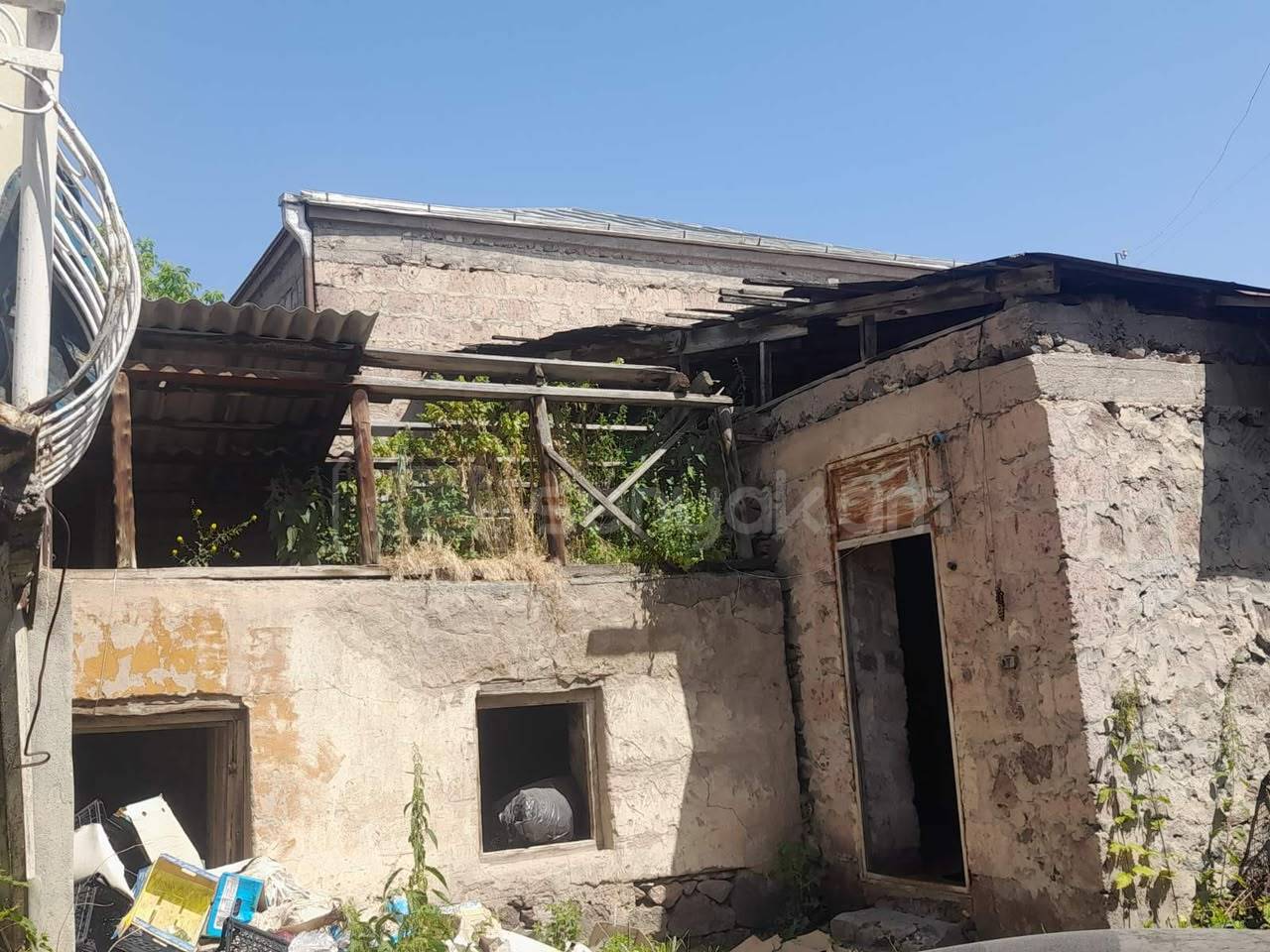 4 Սենյականոց Սեփական Տուն, 300քմ, Կոսմետիկ Վերանորոգված, Ավտոտնակով