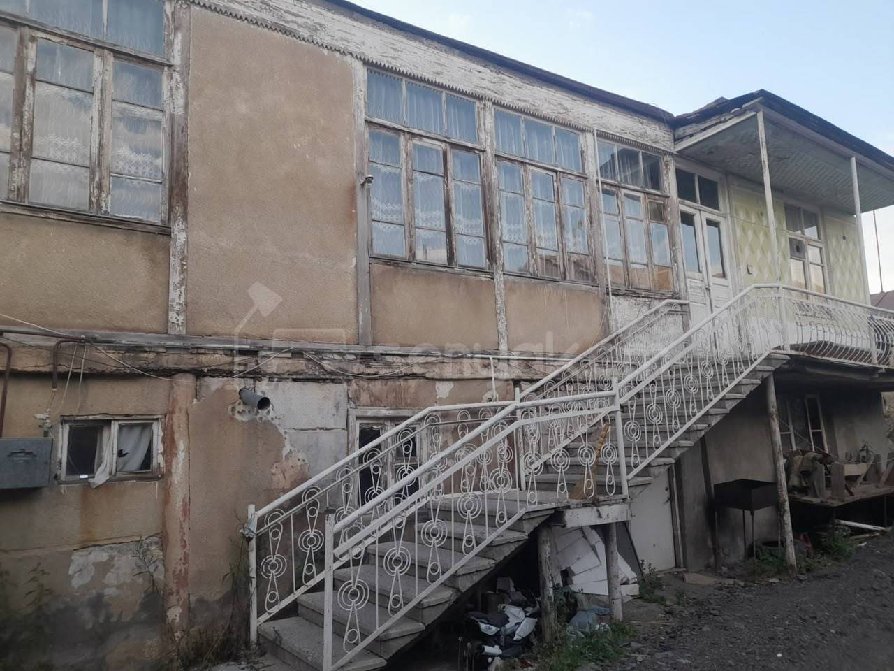 4 Սենյականոց Սեփական Տուն, 300քմ, Կոսմետիկ Վերանորոգված, Ավտոտնակով