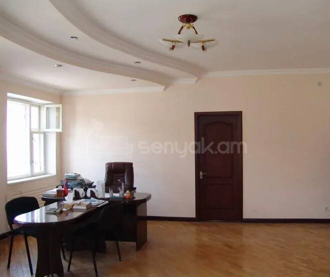 Օֆիսային Տարածք, 200քմ, Կապիտալ Վերանորոգված