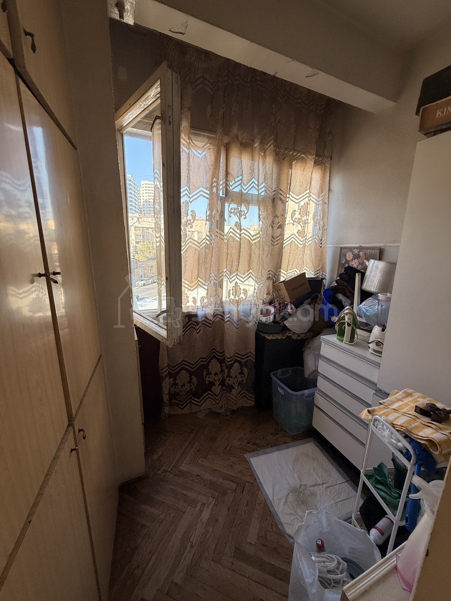 3 Սենյականոց Բնակարան Քարե Շենքում, 56քմ, 4/5 հարկ, Նորմալ Վիճակում