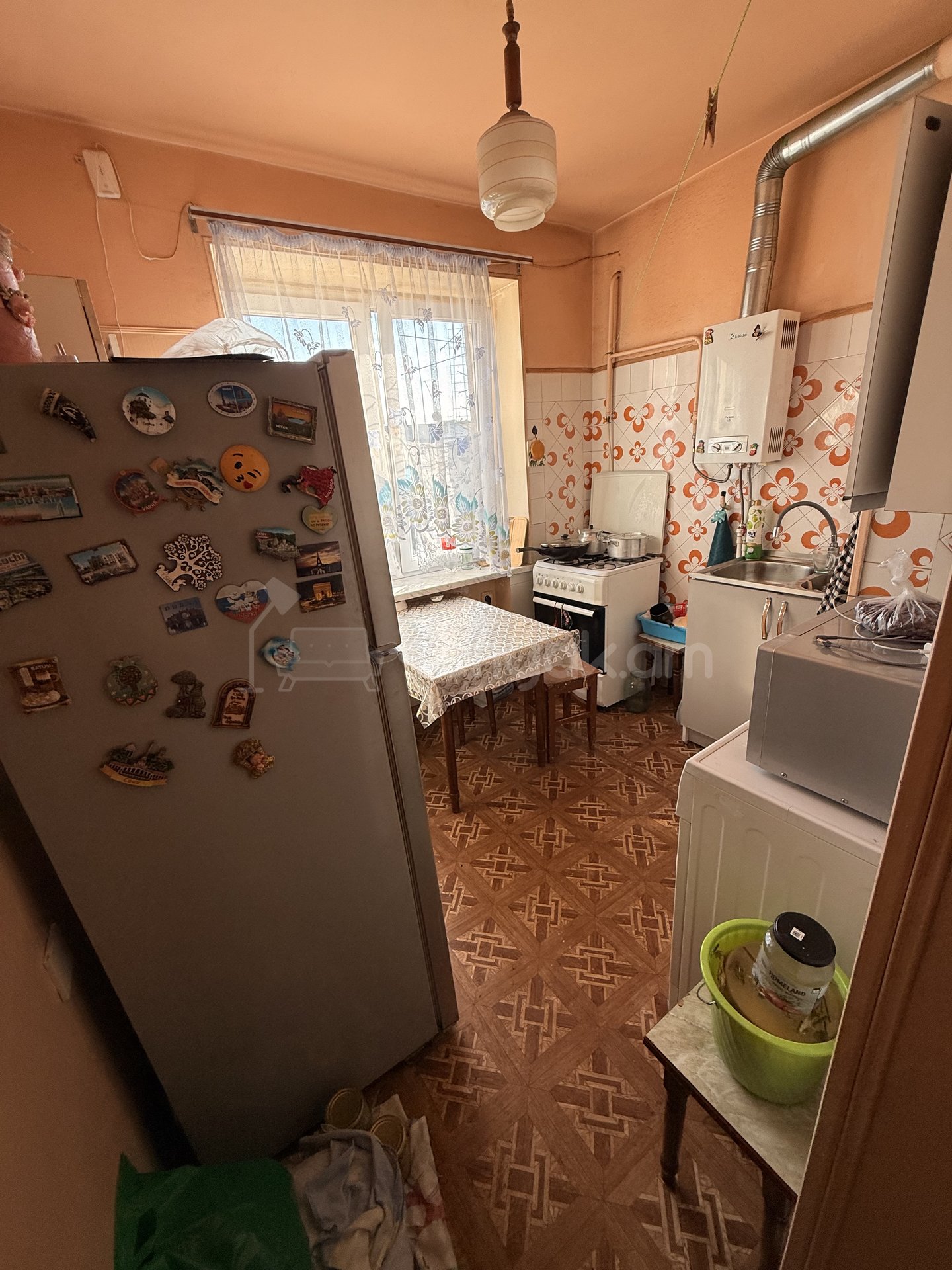 3 Սենյականոց Բնակարան Քարե Շենքում, 56քմ, 4/5 հարկ, Նորմալ Վիճակում