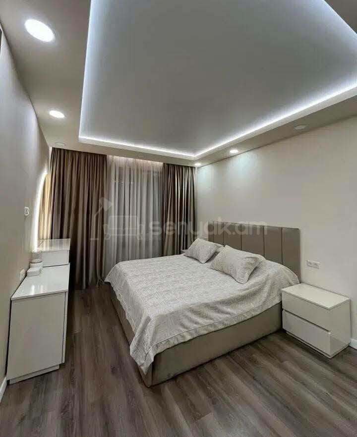2 Սենյականոց Բնակարան Քարե Շենքում, 56քմ, 5/5 հարկ, Կապիտալ Վերանորոգված