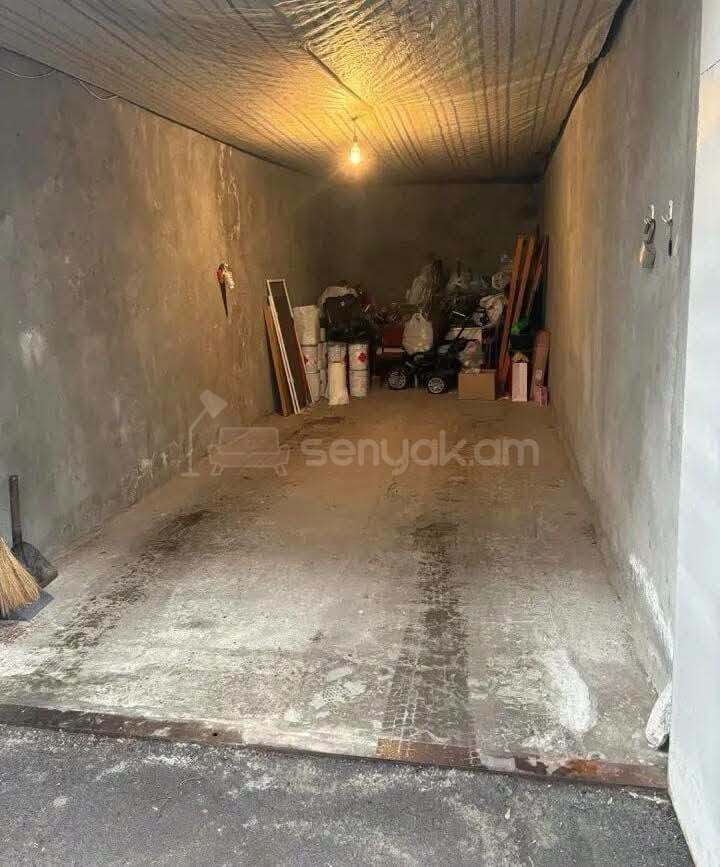 2 Սենյականոց Բնակարան Քարե Շենքում, 56քմ, 5/5 հարկ, Կապիտալ Վերանորոգված