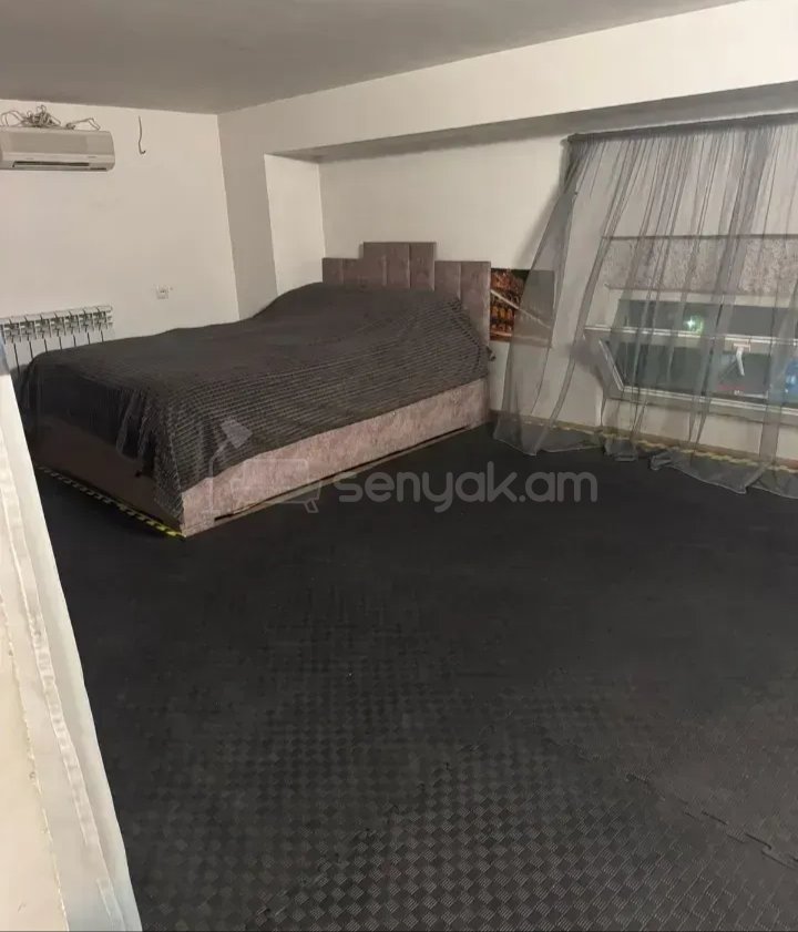 3 Սենյականոց Բնակարան Քարե Շենքում, 78քմ, 4/9 հարկ, Նորմալ Վիճակում, Կահավորված, Արևկող