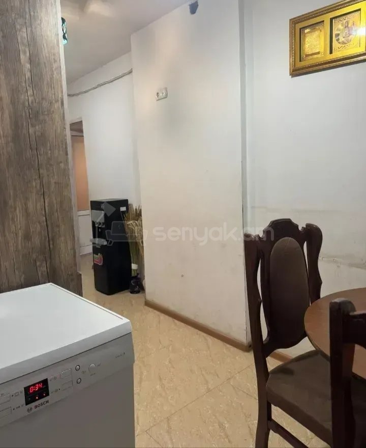 3 Սենյականոց Բնակարան Քարե Շենքում, 78քմ, 4/9 հարկ, Նորմալ Վիճակում, Կահավորված, Արևկող