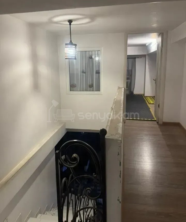 3 Սենյականոց Բնակարան Քարե Շենքում, 78քմ, 4/9 հարկ, Նորմալ Վիճակում, Կահավորված, Արևկող
