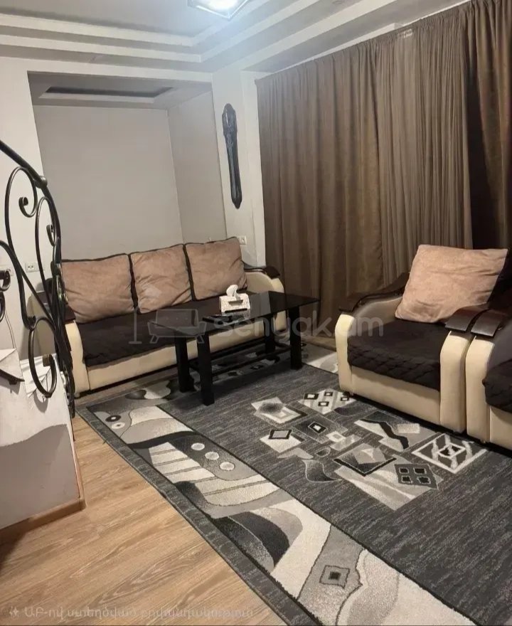 3 Սենյականոց Բնակարան Քարե Շենքում, 78քմ, 4/9 հարկ, Նորմալ Վիճակում, Կահավորված, Արևկող