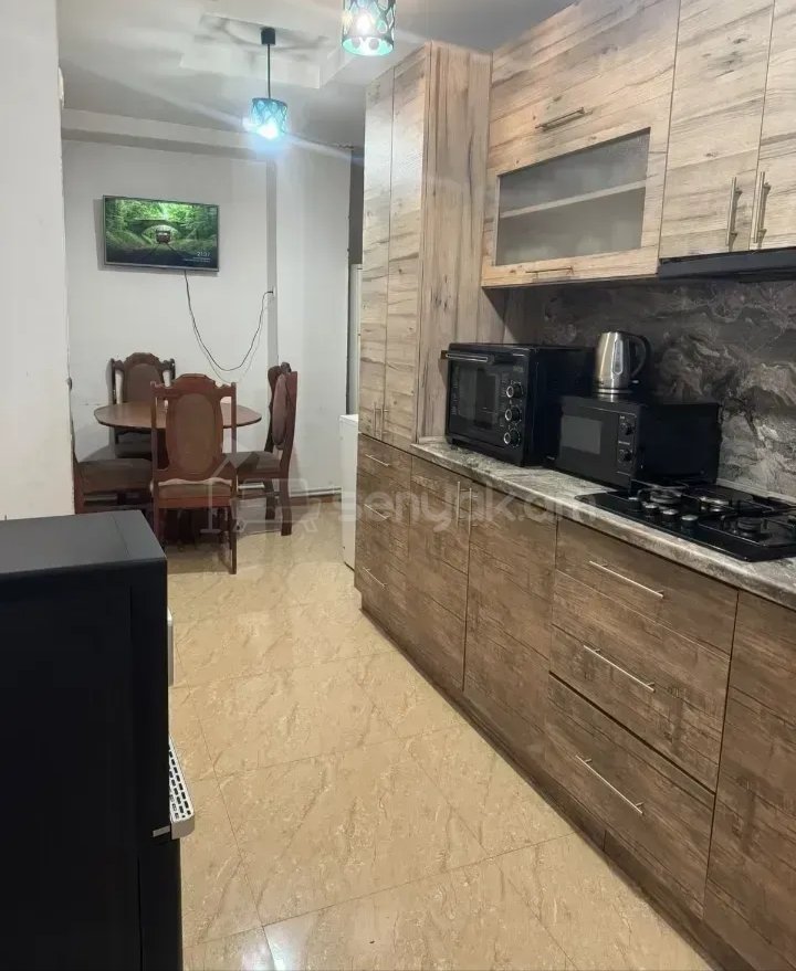 3 Սենյականոց Բնակարան Քարե Շենքում, 78քմ, 4/9 հարկ, Նորմալ Վիճակում, Կահավորված, Արևկող