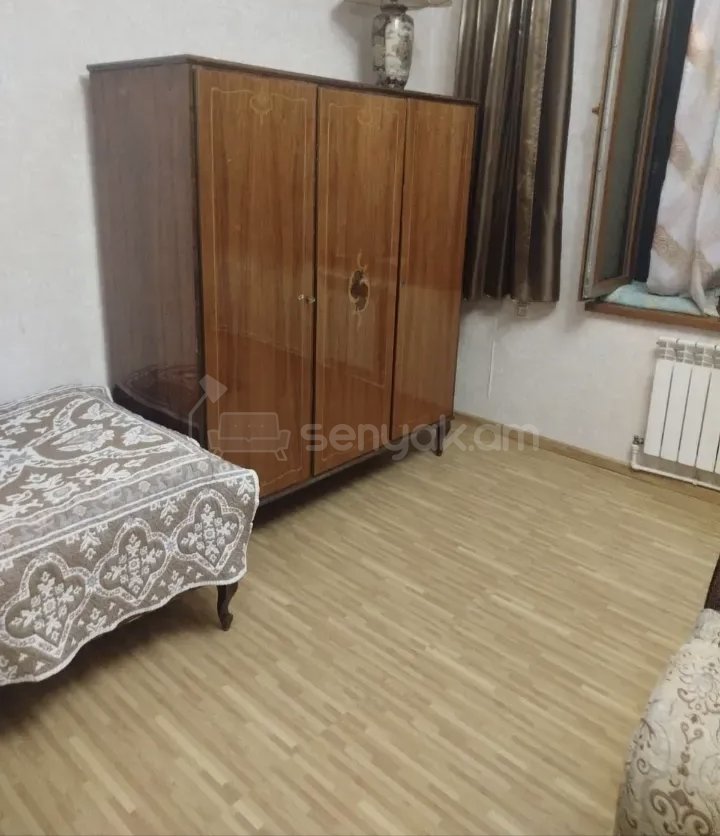 2 Սենյականոց Բնակարան Քարե Շենքում, 45քմ, 1/1 հարկ, Նորմալ Վիճակում, Կահավորված