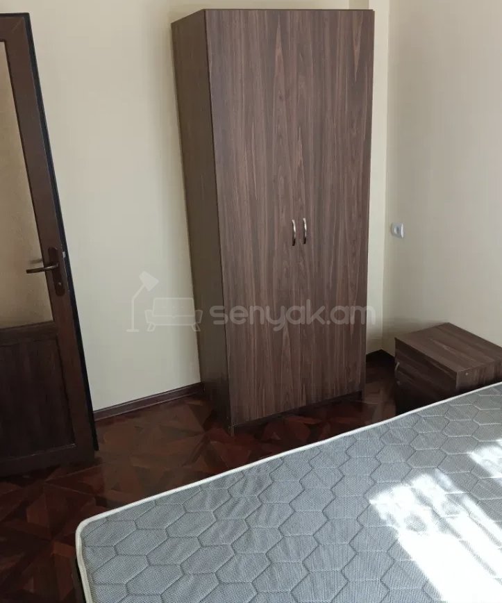 2 Սենյականոց Բնակարան Քարե Շենքում, 56քմ, 3/5 հարկ, Նորմալ Վիճակում, Կահավորված, Արևկող