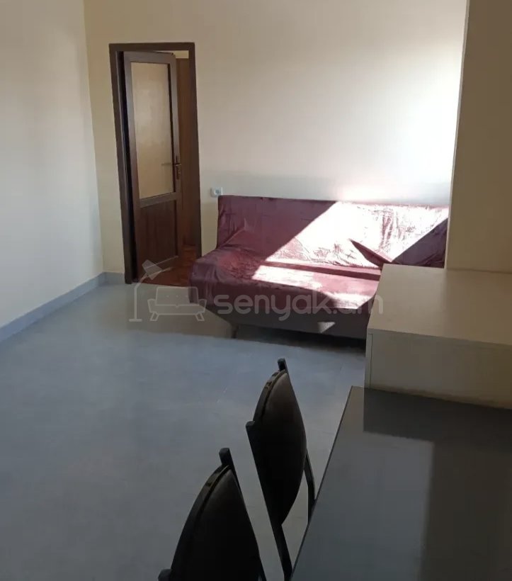 2 Սենյականոց Բնակարան Քարե Շենքում, 56քմ, 3/5 հարկ, Նորմալ Վիճակում, Կահավորված, Արևկող