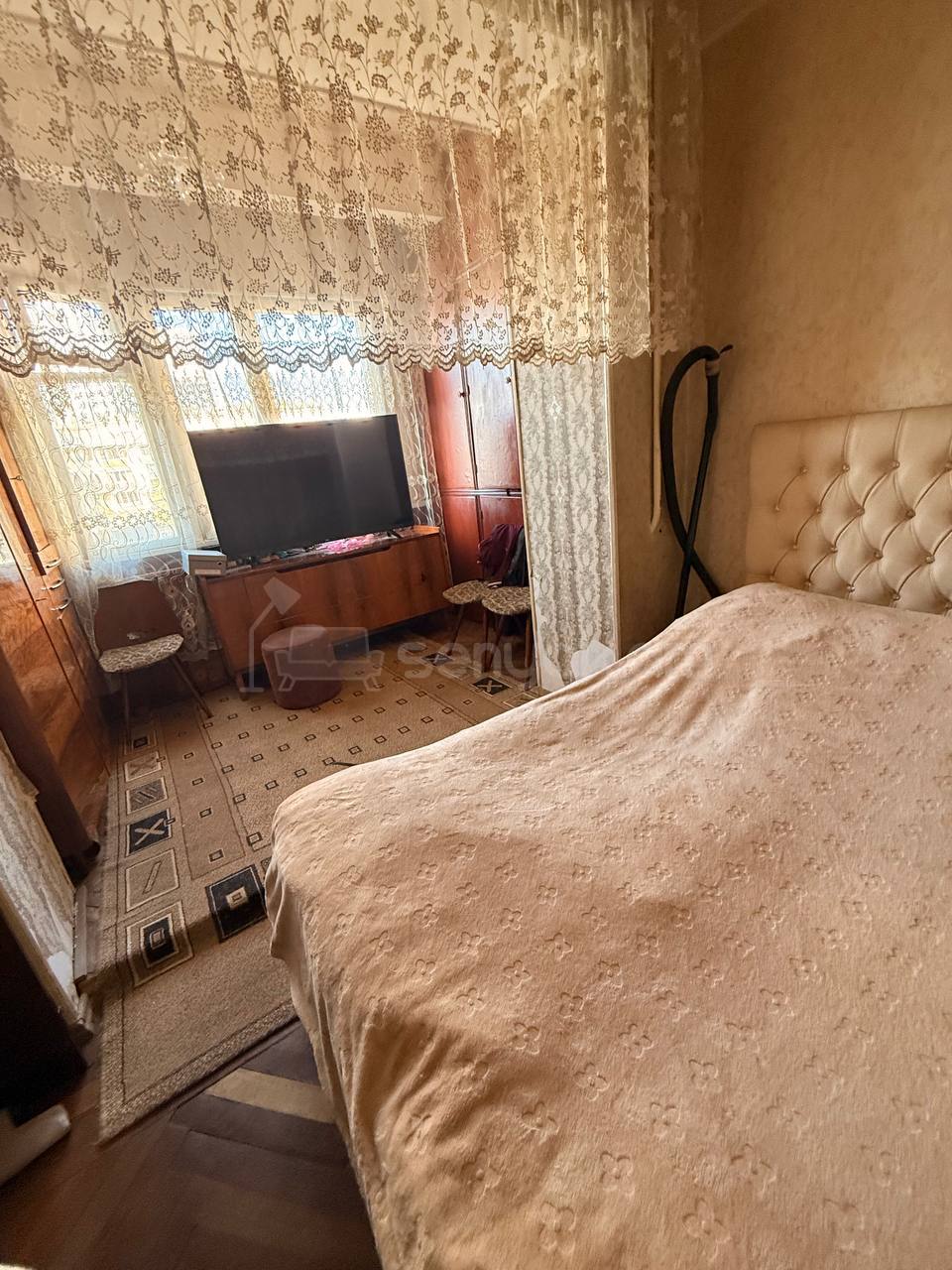 3 Սենյականոց Բնակարան Քարե Շենքում, 56քմ, 4/5 հարկ, Նորմալ Վիճակում
