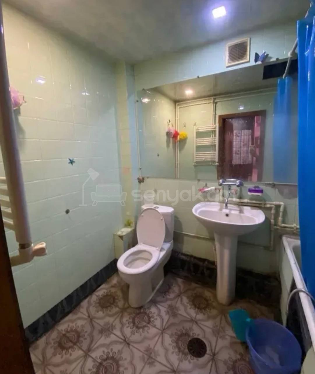 2 Սենյականոց Բնակարան Քարե Շենքում, 62քմ, 5/5 հարկ, Նորմալ Վիճակում