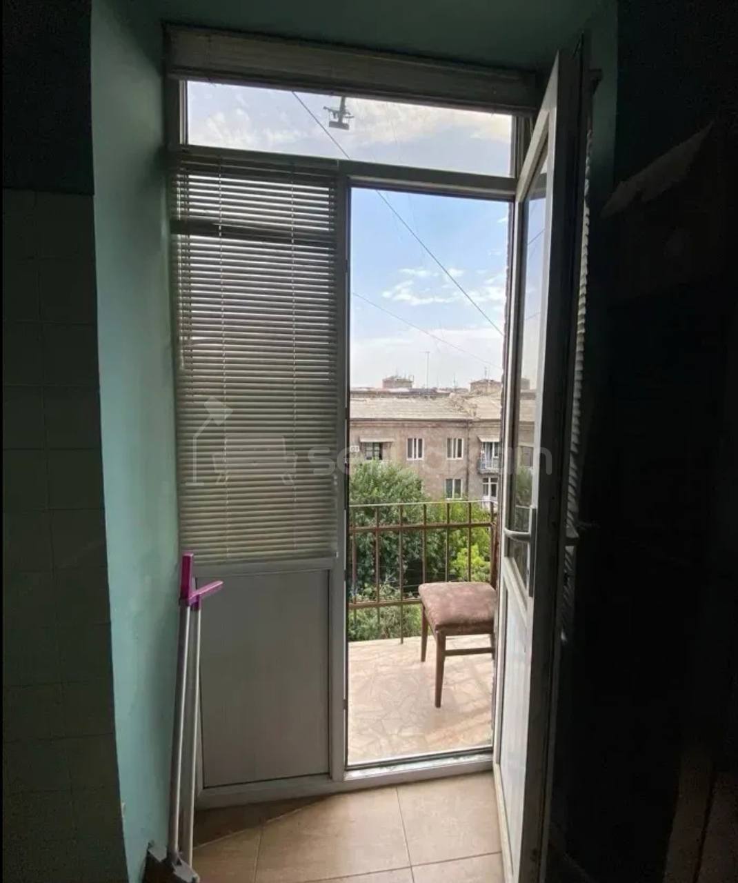 2 Սենյականոց Բնակարան Քարե Շենքում, 62քմ, 5/5 հարկ, Նորմալ Վիճակում