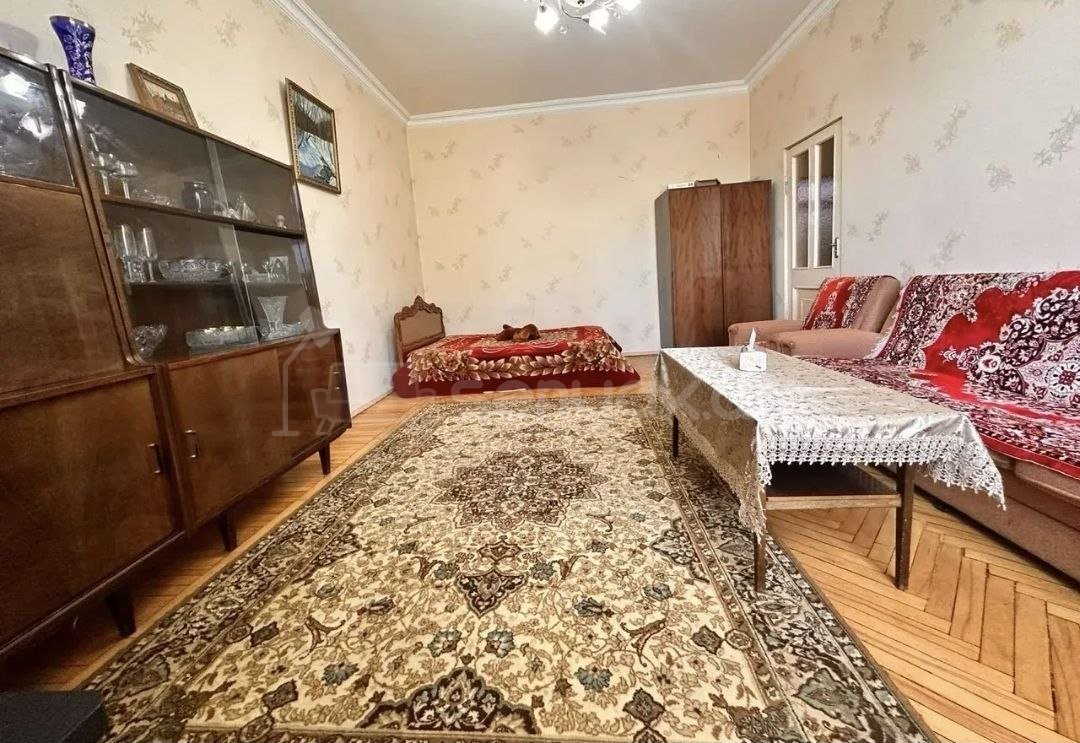 2 Սենյականոց Բնակարան Քարե Շենքում, 48քմ, 3/5 հարկ, Նորմալ Վիճակում, Կահավորված, Արևկող