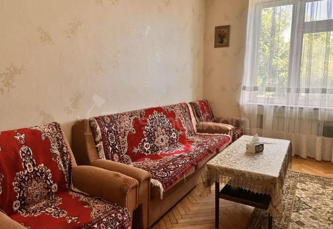 2 Սենյականոց Բնակարան Քարե Շենքում, 48քմ, 3/5 հարկ, Նորմալ Վիճակում, Կահավորված, Արևկող