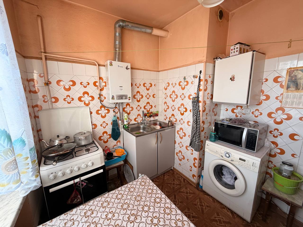 3 Սենյականոց Բնակարան Քարե Շենքում, 56քմ, 4/5 հարկ, Նորմալ Վիճակում