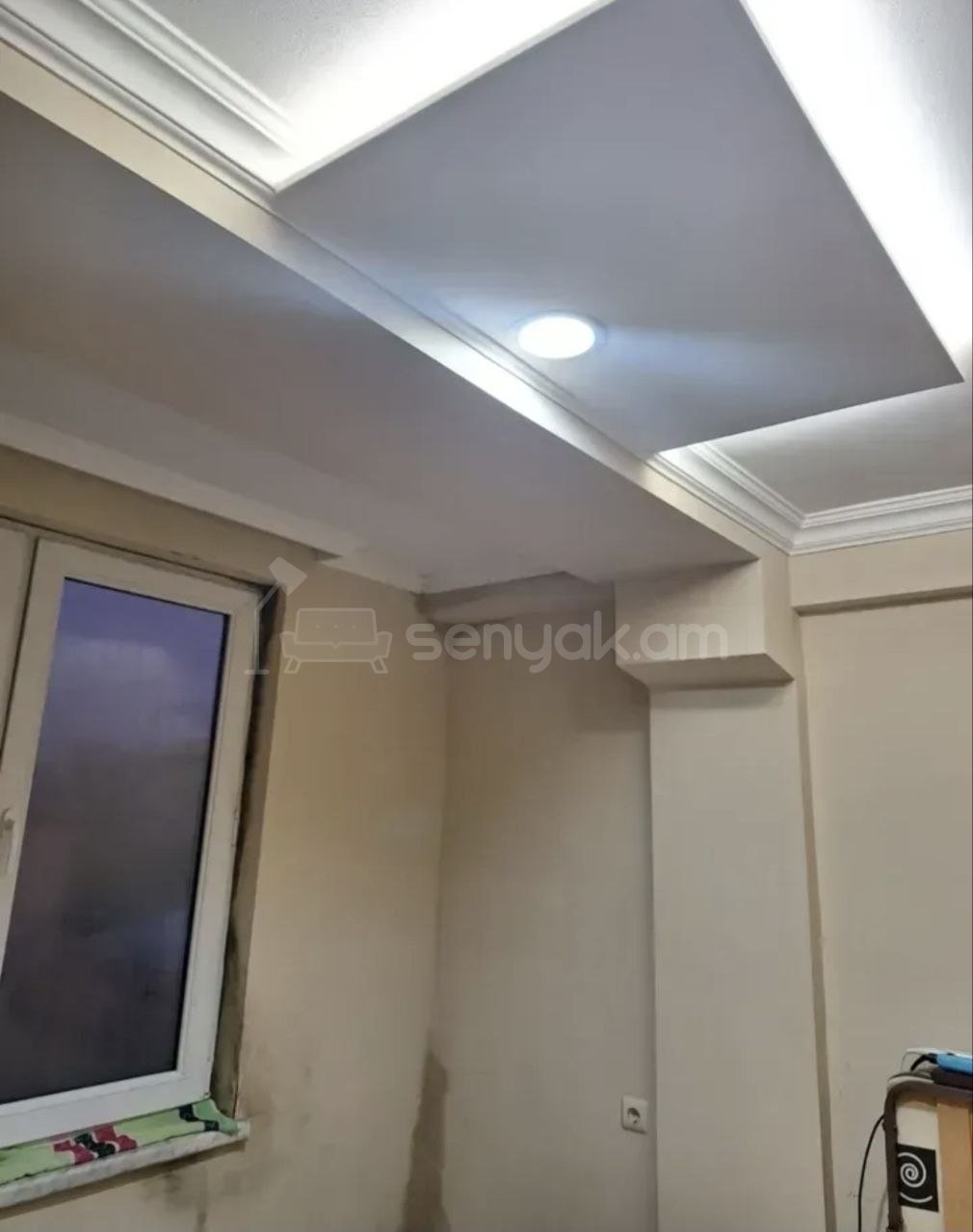 3 Սենյականոց Բնակարան Քարե Շենքում, 42քմ, 5/6 հարկ, Կապիտալ Վերանորոգված