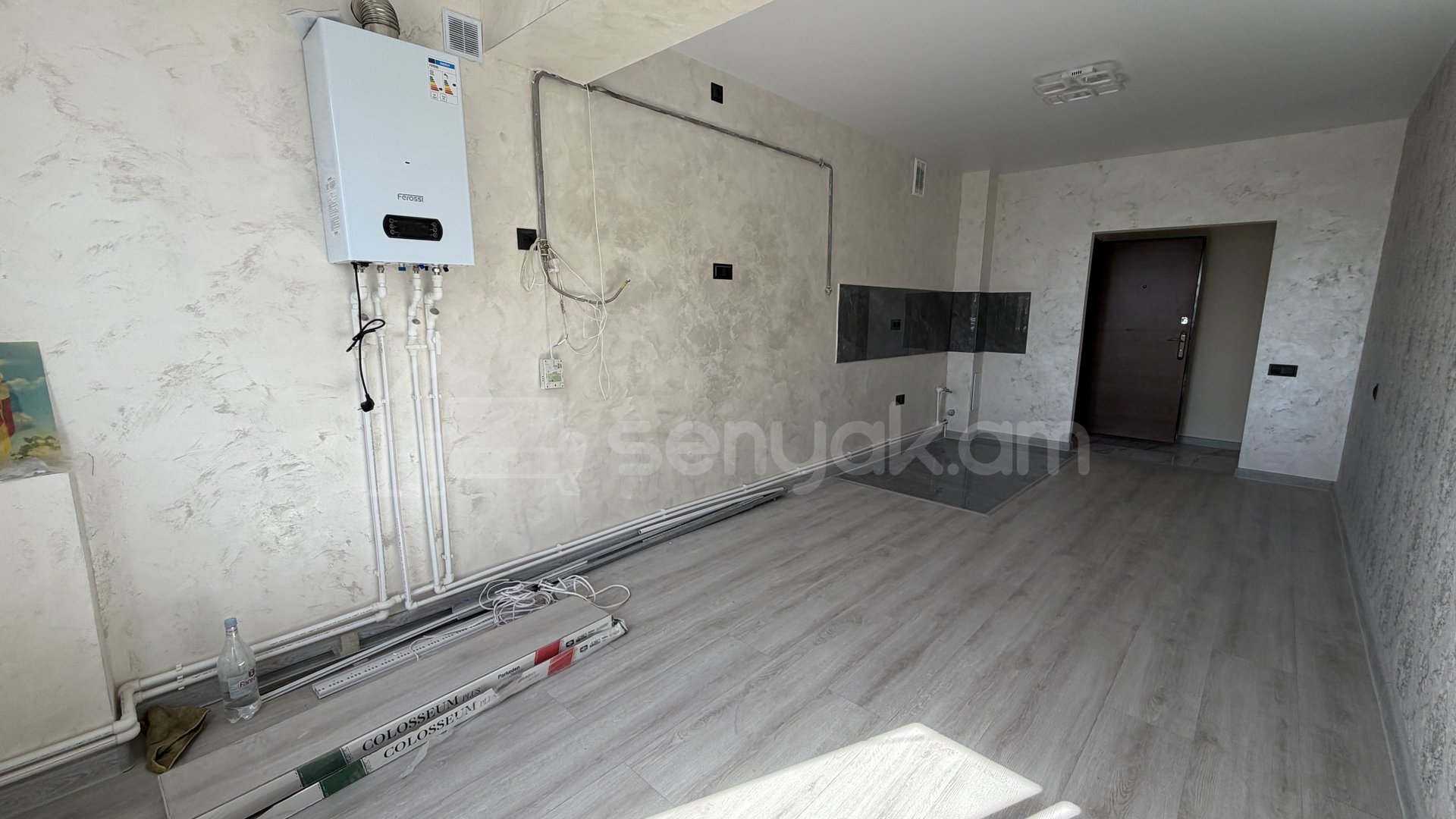 3 Սենյականոց Բնակարան Քարե Շենքում, 44քմ, 5/5 հարկ, Կապիտալ Վերանորոգված
