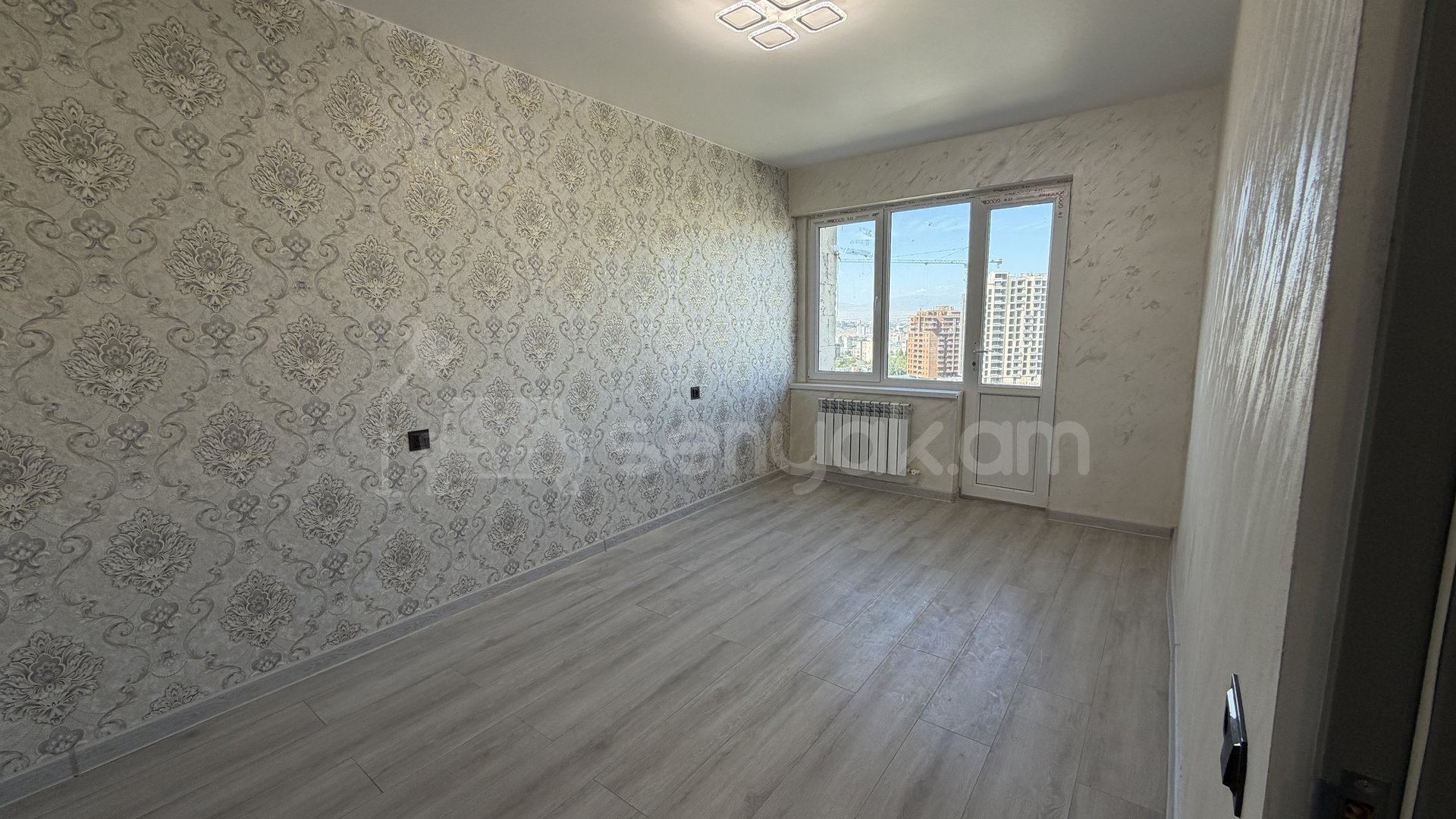 2 Սենյականոց Բնակարան Քարե Շենքում, 51քմ, 5/5 հարկ, Կապիտալ Վերանորոգված