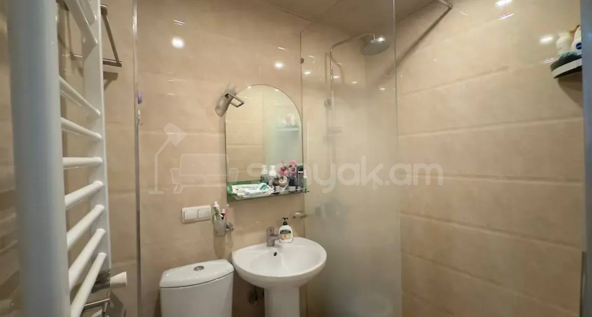 2 Սենյականոց Բնակարան Քարե Շենքում, 48քմ, 6/7 հարկ, Կապիտալ Վերանորոգված, Կահավորված