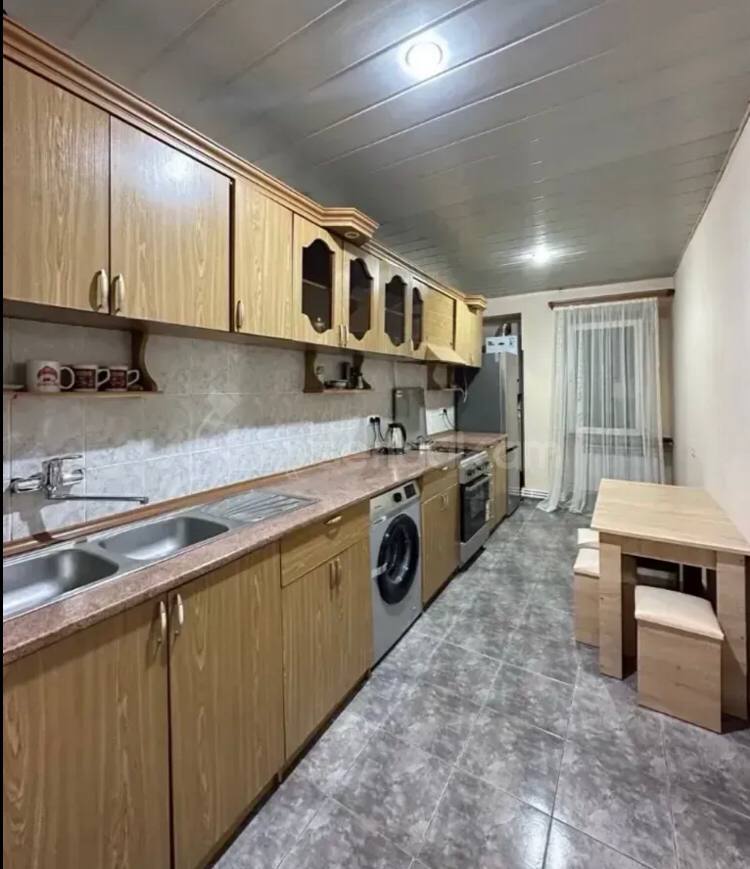 4 Սենյականոց Բնակարան, 90քմ, 6/9 հարկ, Կոսմետիկ Վերանորոգված, Կահավորված