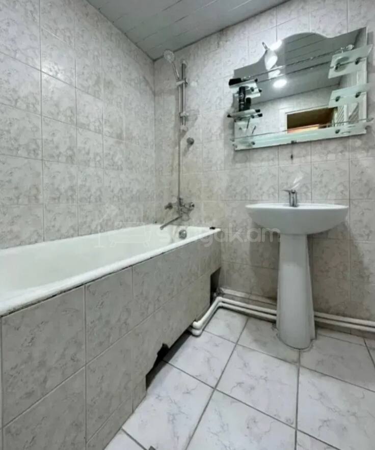 4 Սենյականոց Բնակարան, 90քմ, 6/9 հարկ, Կոսմետիկ Վերանորոգված, Կահավորված