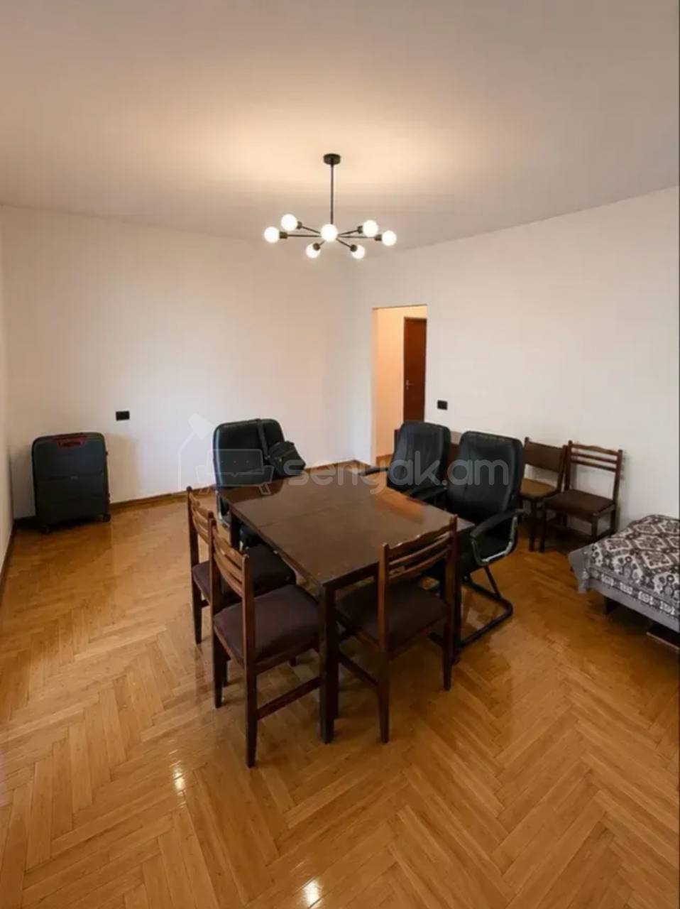 4 Սենյականոց Բնակարան, 98քմ, 2/9 հարկ, Կապիտալ Վերանորոգված, Կահավորված