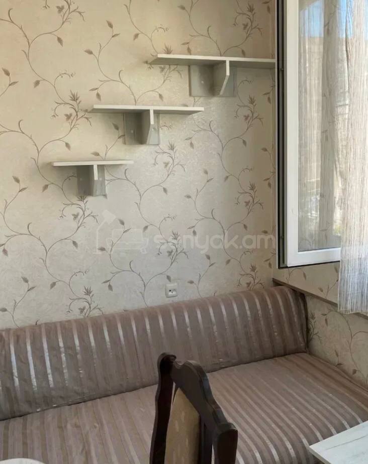 2 Սենյականոց Բնակարան Քարե Շենքում, 60քմ, 5/5 հարկ, Կոսմետիկ Վերանորոգված