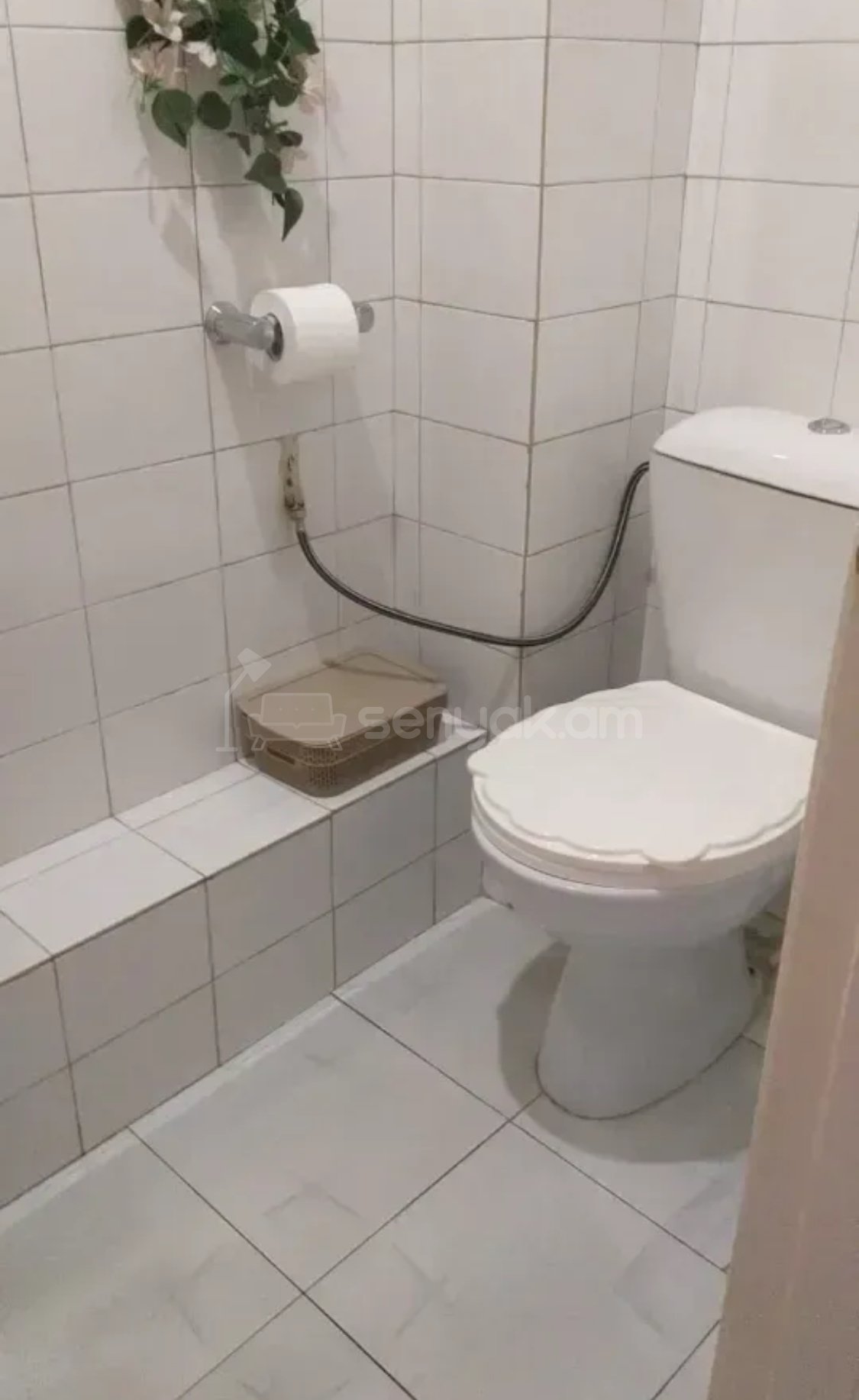 2 Սենյականոց Բնակարան Քարե Շենքում, 80քմ, 2/5 հարկ, Նորմալ Վիճակում, Կահավորված, Արևկող