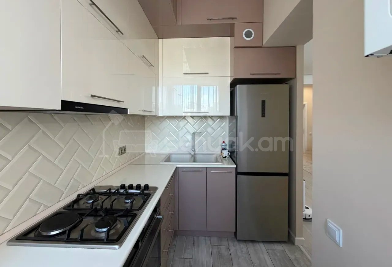4 Սենյականոց Բնակարան Նորակառույցում, 80քմ, 3/12 հարկ, Կապիտալ Վերանորոգված