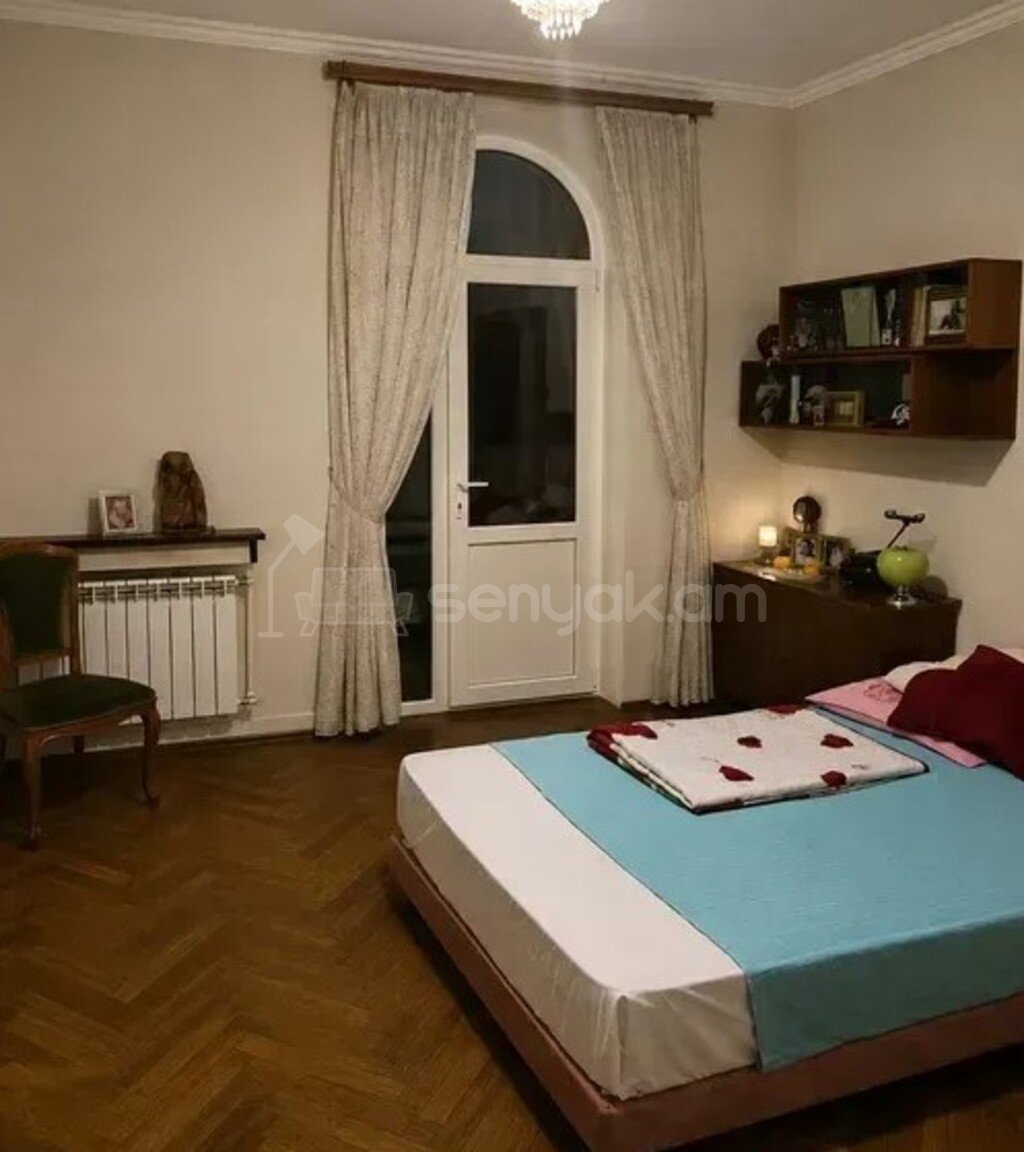 3 Սենյականոց Բնակարան Քարե Շենքում, 93քմ, 4/4 հարկ, Կոսմետիկ Վերանորոգված
