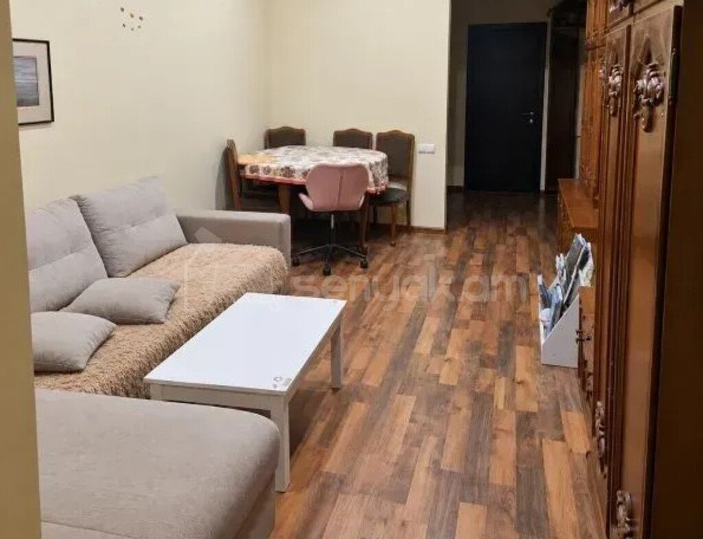 3 Սենյականոց Բնակարան Քարե Շենքում, 93քմ, 4/4 հարկ, Կոսմետիկ Վերանորոգված