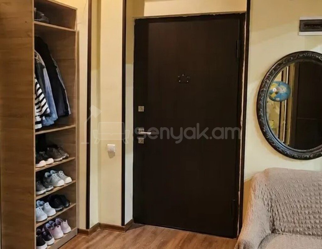 3 Սենյականոց Բնակարան Քարե Շենքում, 93քմ, 4/4 հարկ, Կոսմետիկ Վերանորոգված