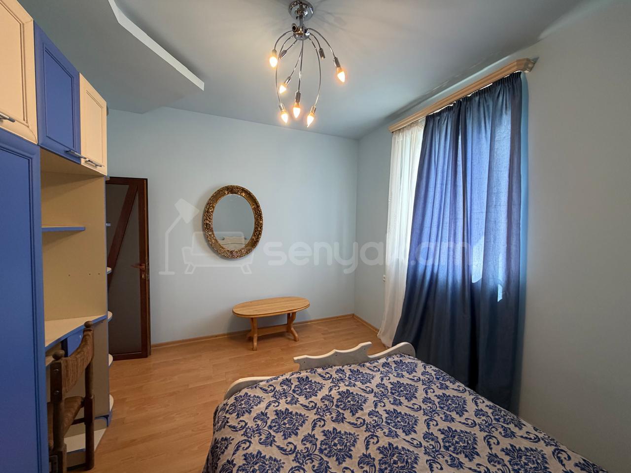 3 Սենյականոց Բնակարան Քարե Շենքում, 90քմ, 5/5 հարկ, Կապիտալ Վերանորոգված