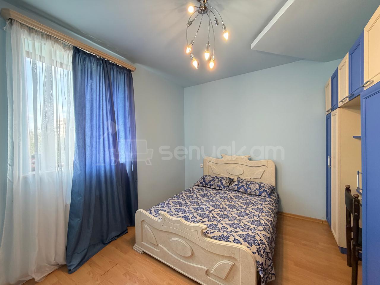3 Սենյականոց Բնակարան Քարե Շենքում, 90քմ, 5/5 հարկ, Կապիտալ Վերանորոգված