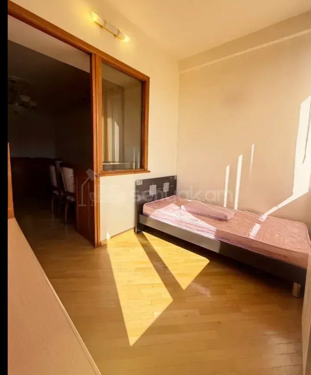 3 Սենյականոց Բնակարան Քարե Շենքում, 60քմ, 5/5 հարկ, Կապիտալ Վերանորոգված, Կահավորված, Արևկող