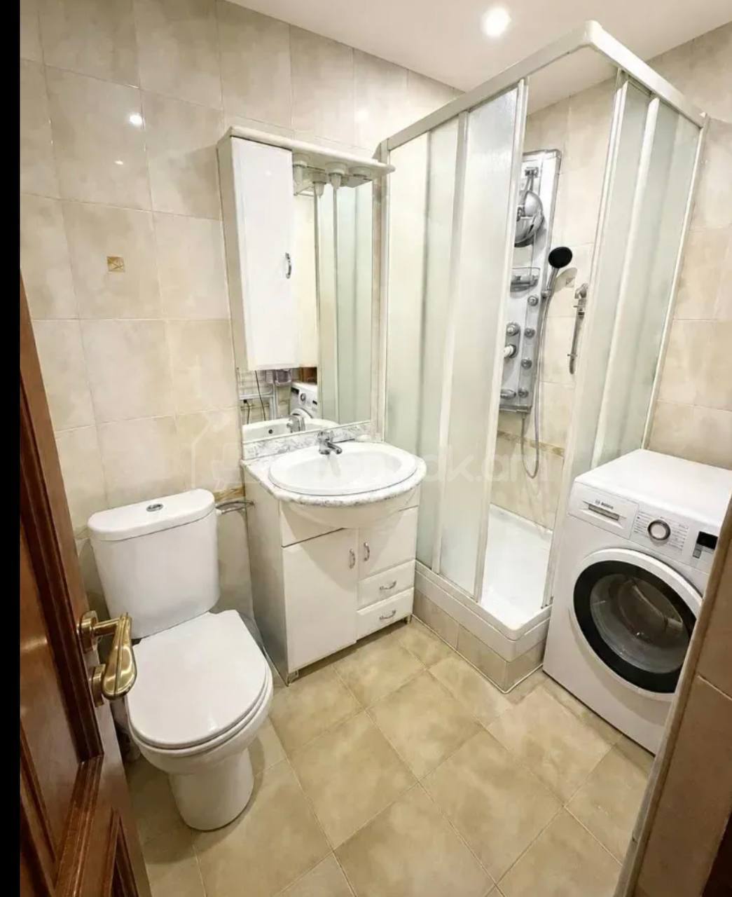 3 Սենյականոց Բնակարան Քարե Շենքում, 60քմ, 5/5 հարկ, Կապիտալ Վերանորոգված, Կահավորված, Արևկող