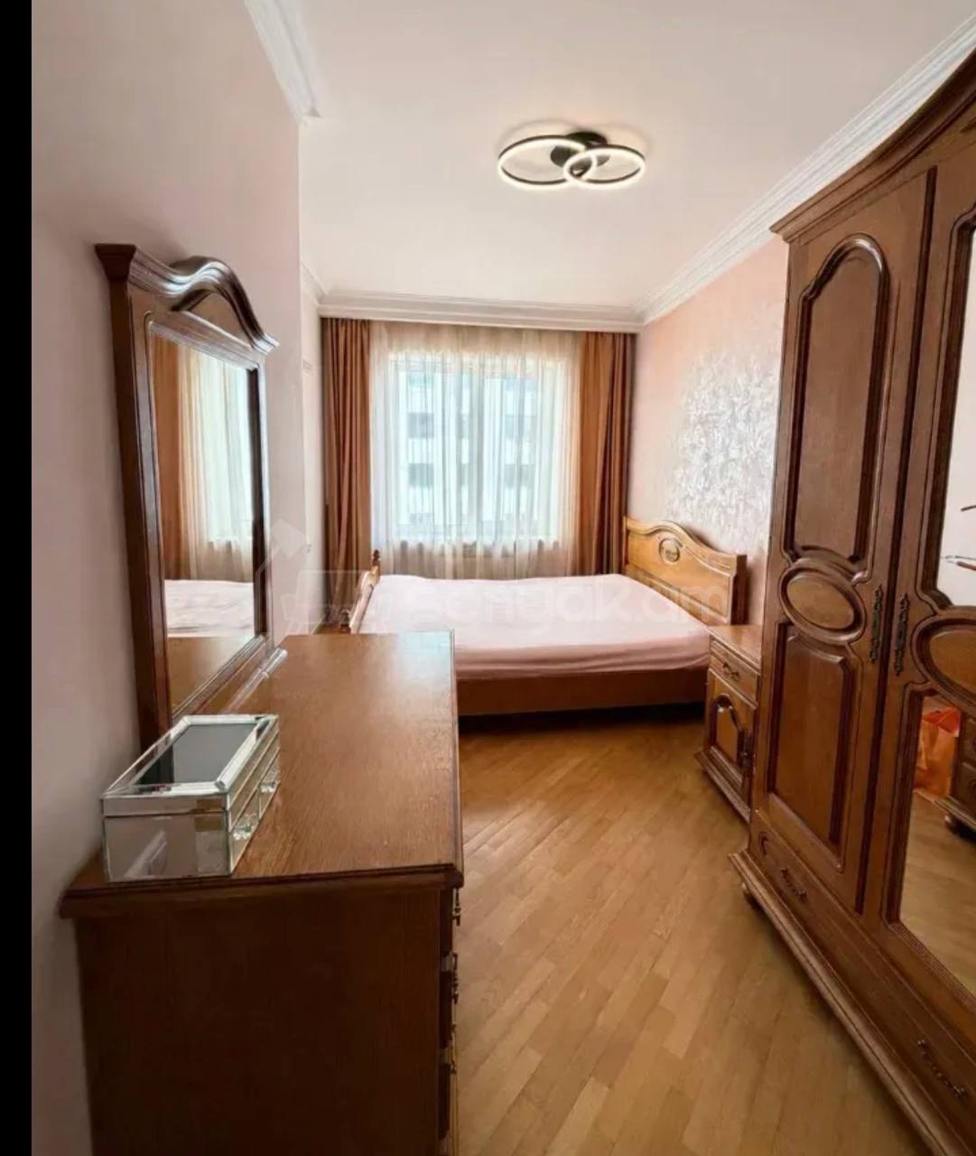 3 Սենյականոց Բնակարան Քարե Շենքում, 60քմ, 5/5 հարկ, Կապիտալ Վերանորոգված, Կահավորված, Արևկող