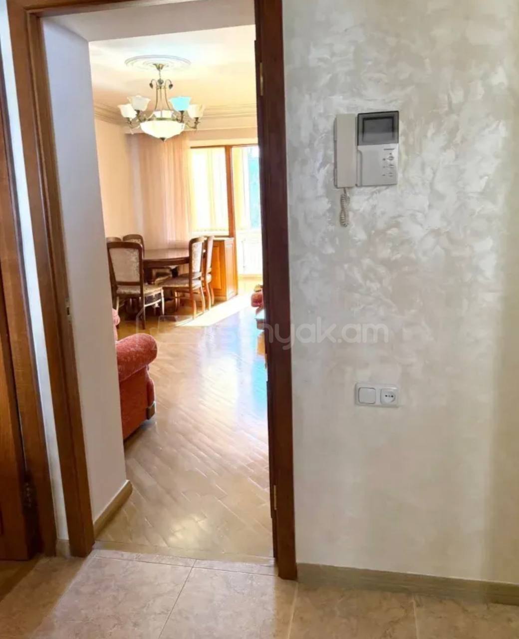 3 Սենյականոց Բնակարան Քարե Շենքում, 60քմ, 5/5 հարկ, Կապիտալ Վերանորոգված, Կահավորված, Արևկող