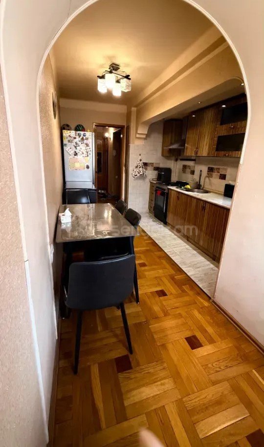 3 Սենյականոց Բնակարան, 80քմ, 8/10 հարկ, Կապիտալ Վերանորոգված