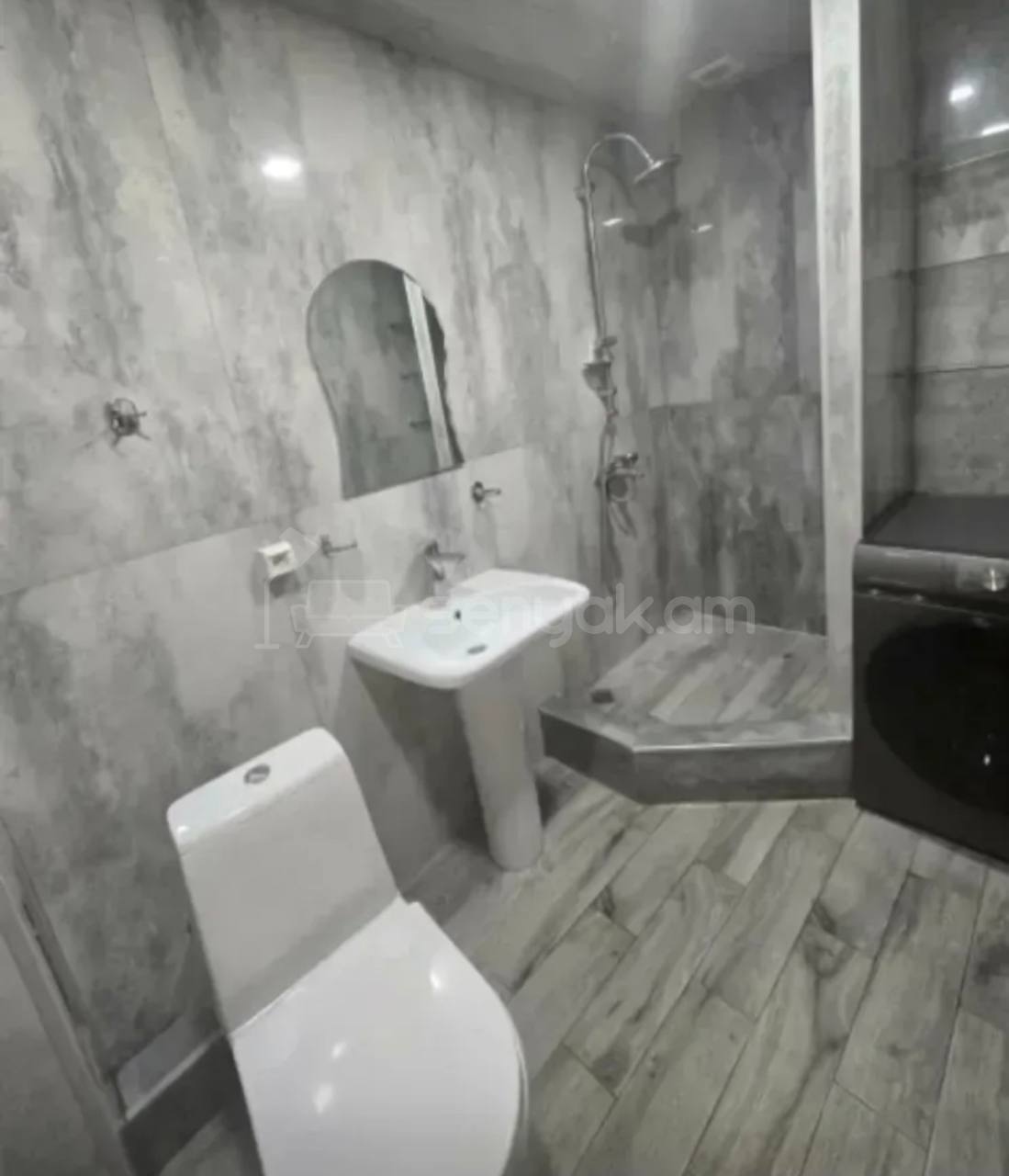 3 Սենյականոց Բնակարան Քարե Շենքում, 57քմ, 1/5 հարկ, Կապիտալ Վերանորոգված