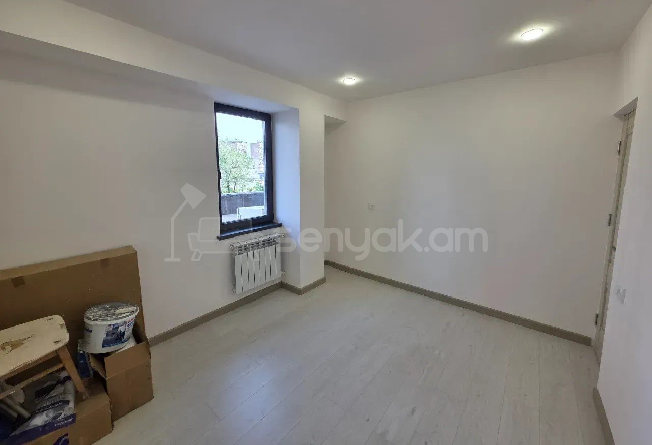 3 Սենյականոց Բնակարան Քարե Շենքում, 60քմ, 2/5 հարկ, Կապիտալ Վերանորոգված