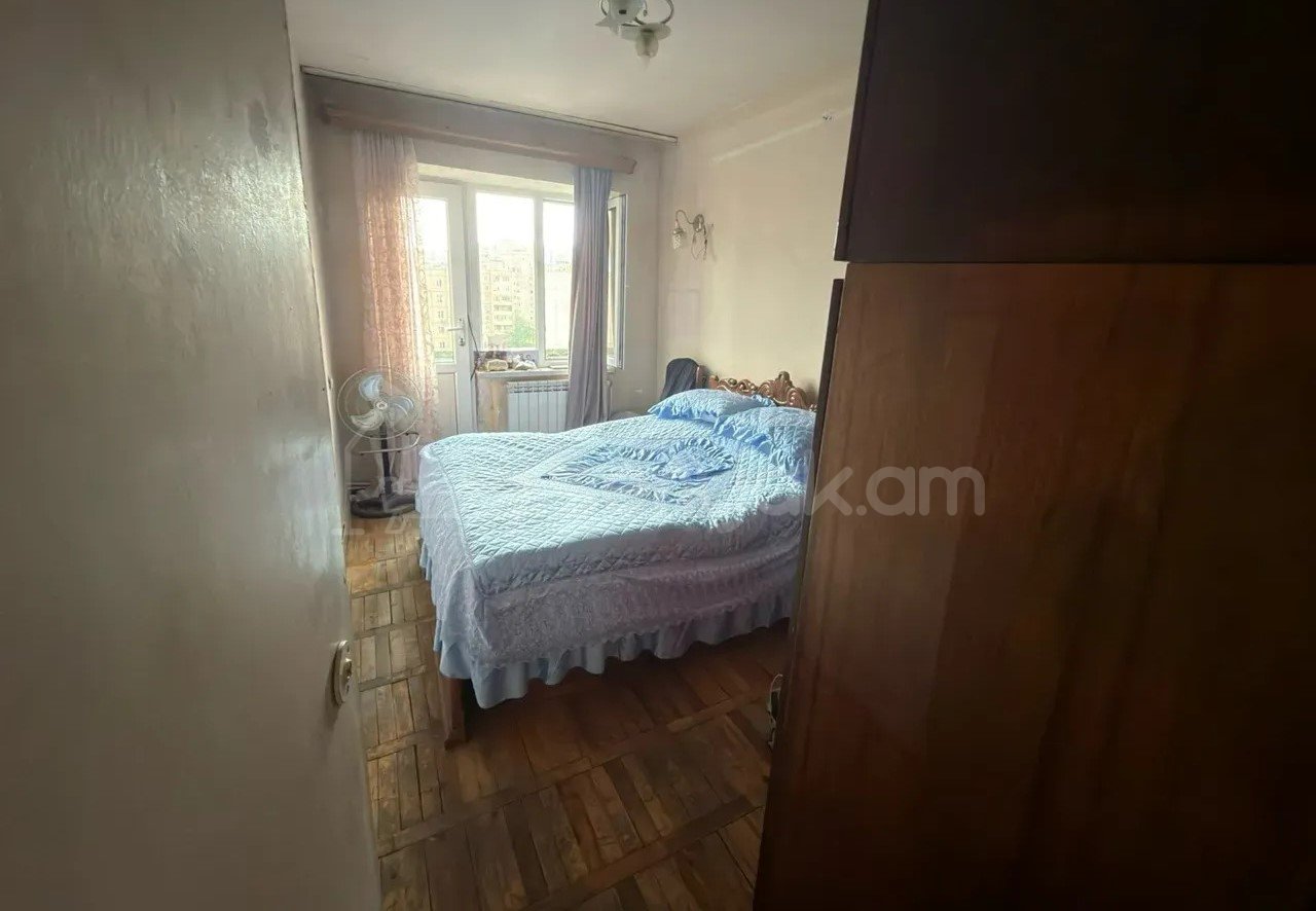 3 Սենյականոց Բնակարան, 75քմ, 8/9 հարկ, Պետական Վիճակում