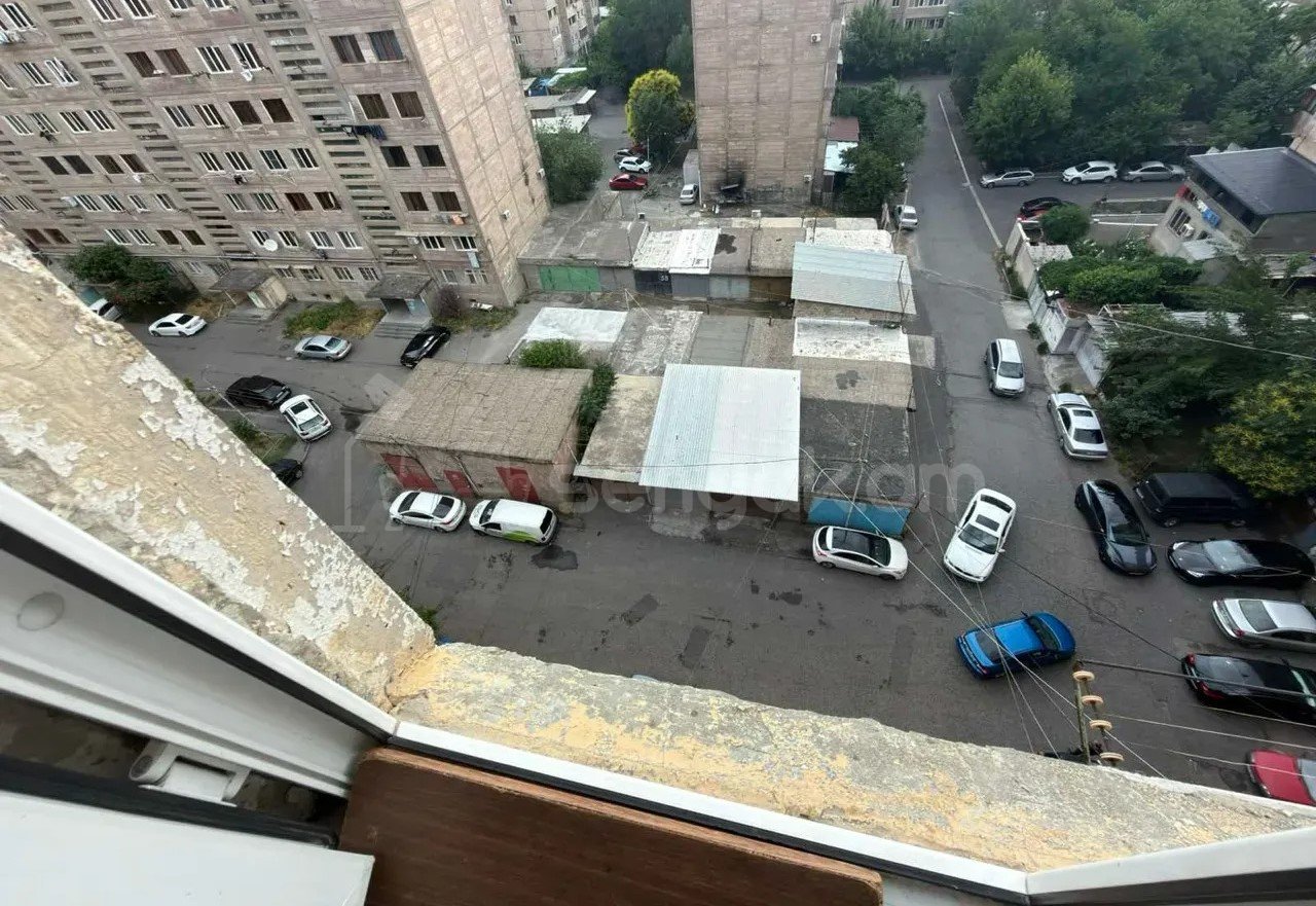 3 Սենյականոց Բնակարան, 75քմ, 8/9 հարկ, Պետական Վիճակում